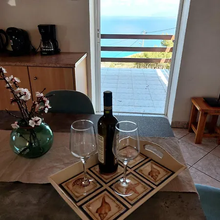 Azure Horizon Apartment, Kefalonia بيت للعطل Angon