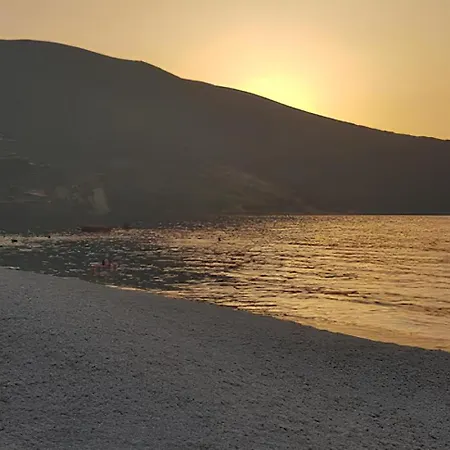 Azure Horizon Apartment, Kefalonia بيت للعطل Angon