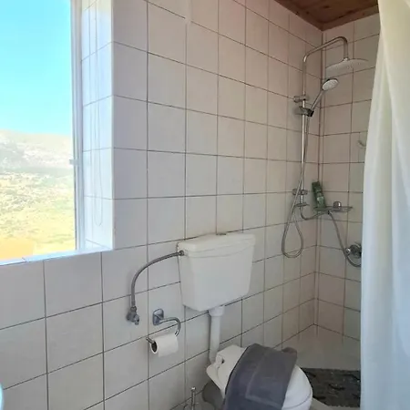 Azure Horizon Apartment, Kefalonia بيت للعطل