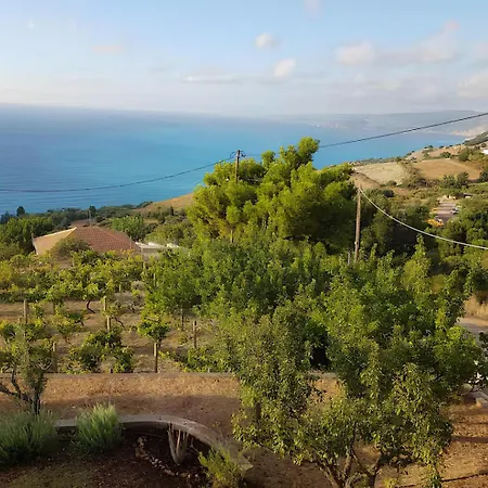 Azure Horizon - Panoramic Myrtos Sea View Angón
