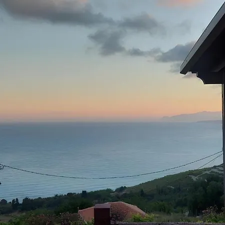 Azure Horizon Apartment, Kefalonia Дом отдыха